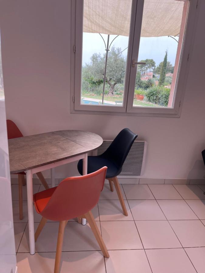 Hauteurs De Toulon : Charmant Studio Piscine Dış mekan fotoğraf